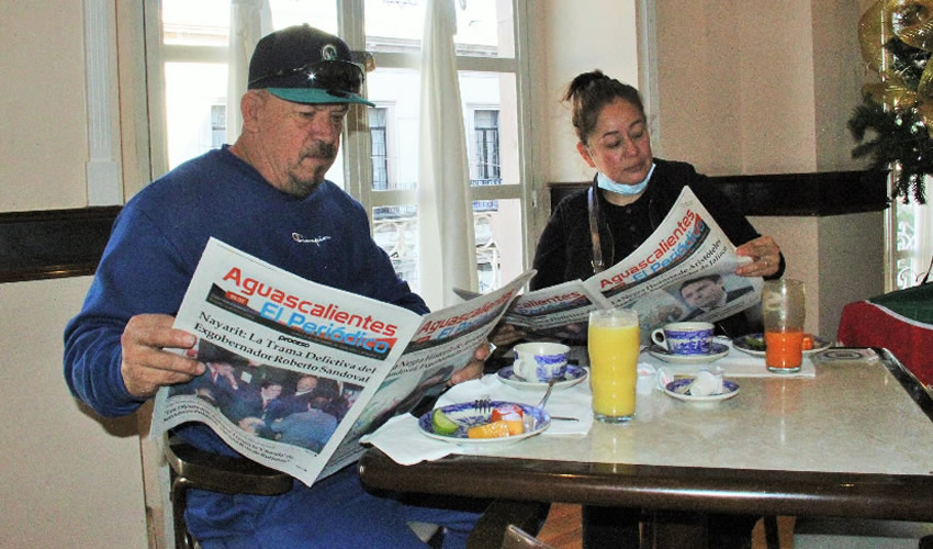 En el restaurante Sanborns desayunaron Isa&iacute;as Esparza Mac&iacute;as y Amanda S&aacute;nchez Santos