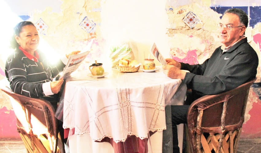 En el restaurante La Saturnina desayunaron Mar&iacute;a del Carmen Ju&aacute;rez y Jes&uacute;s Campos