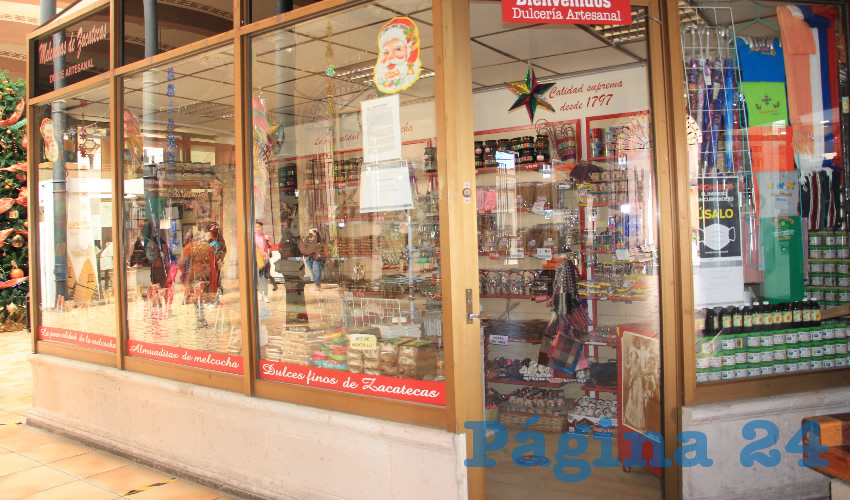 Para algunos comerciantes del Centro Histórico de la capital, las ventas no han sido nada favorables, pese a que este punto de la ciudad se ha visto con gran afluencia de personas que realizan compras decembrinas (Foto: Página 24/ Rocío Castro Alvarado)