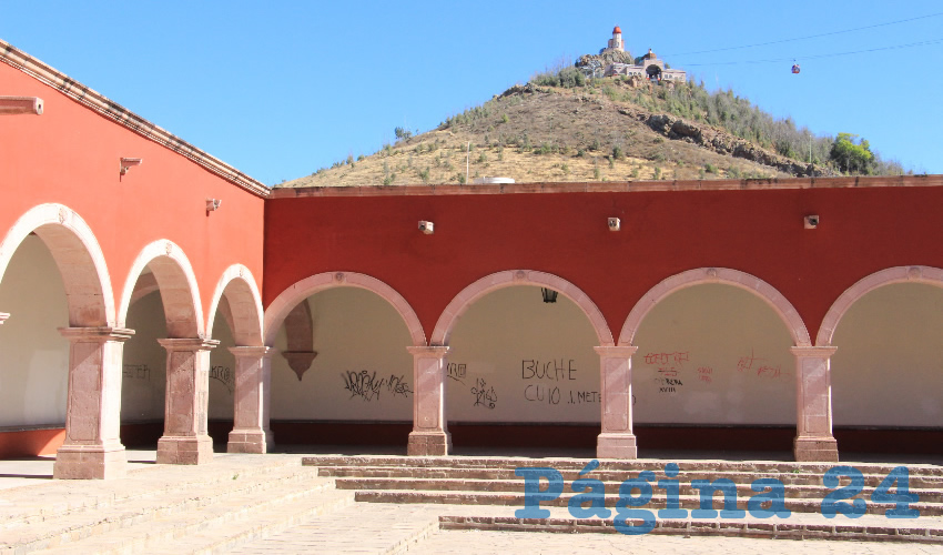 La Plazuela 450, ubicada en el Centro Histórico de la ciudad de Zacatecas, apenas a unos metros del Museo de Arte Abstracto Manuel Felguérez, se encuentra abandonada por las autoridades, pues está llena de grafitis, esto debido al escaso uso que se le ha dado durante los últimos meses de pandemia (Foto: Página 24/ Rocío Castro Alvarado)