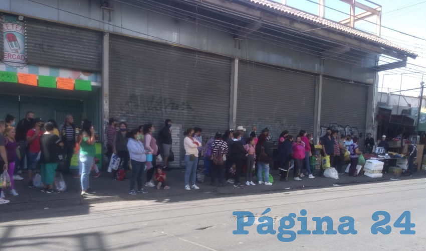 Las autoridades no vigilan el cumplimiento de las medidas sanitarias, y la gente se aglomera en diversos puntos de la ciudad, a riesgo de contraer el virus/Fotos: Francisco Tapia