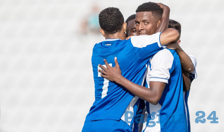 José López, abogado de una de las víctimas de Joao Maleck, denuncia que no se le impusieron debidamente medidas cautelares al futbolista, y asegura que no se ha pagado la reparación del daño a la familia de María Fernanda/Foto: Twitter @FCPorto
