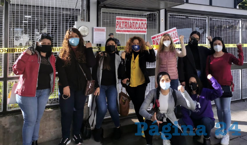 “Estamos en contra del patriarcado, y nosotros somos las paritaristas, mujeres de todos los partidos políticos y de organizaciones, que estamos organizadas pacíficamente para que se cumplan nuestros derechos”, explicaron las inconformes/Foto: Cortesía