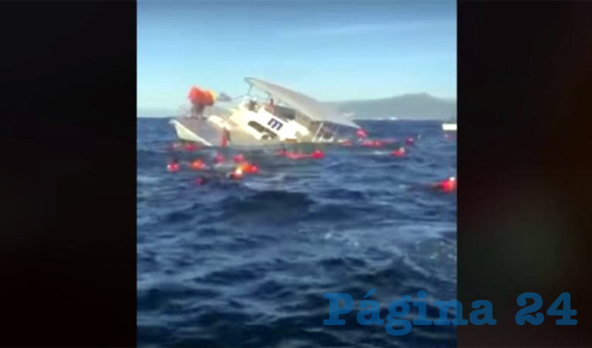 Lo picado del mar ocasionó que un catamarán fuera golpeado por una ola; el agua ingresó al cuarto de máquinas, lo que provocó el hundimiento de la nave/Foto: Especial