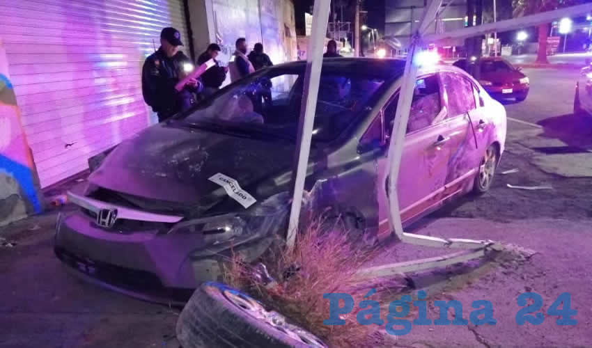 El beodo bajó de la unidad para escapar de inmediato, antes de que llegara la policía