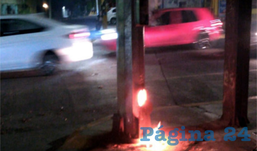 Aunque hay videos y capturas de imagen de los sujetos que vandalizaron los postes del Escudo Urbano C5, en octubre pasado, aún no ha sido posible identificarlos/Foto: Twitter