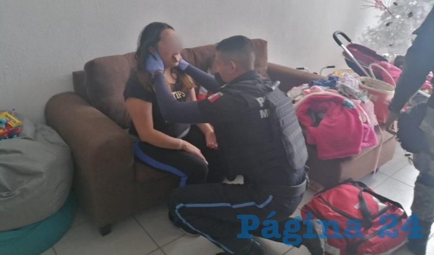 La señora sufrió quemaduras de primer grado en el antebrazo izquierdo y el rostro