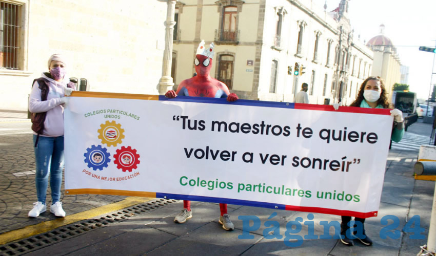 Se está demorando la evaluación del llamado botón navideño, para saber cuándo se retornará a clases presenciales; en tanto, son más de 100 instituciones particulares las que se quedaron sin apoyos, por lo que lamentaron que ya no pueden subsisitir más, por la caída en las matrículas/Fotos: Francisco Tapia