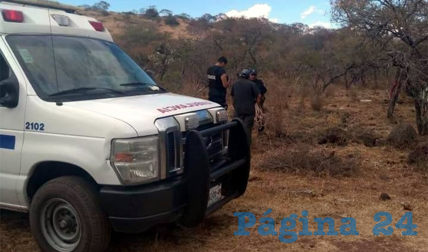 Paramédicos llegaron al lugar del accidente, pero nada pudieron hacer por salvarle la vida a los dos hombres/Foto: Especial