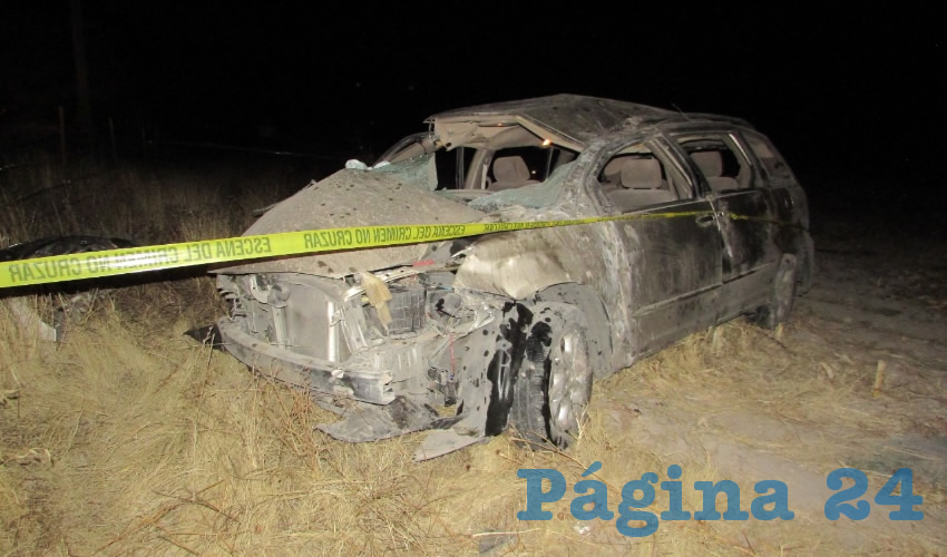La camioneta Toyota Sienna, en la cual se transportaban las siete personas, quedo totalmente destruida