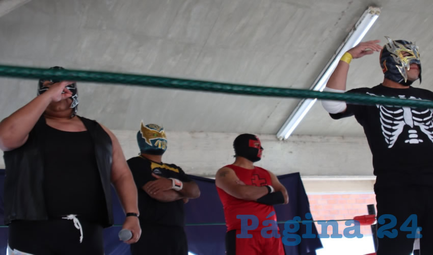 Función de lucha libre en el Centro de Reinserción Social El Llano