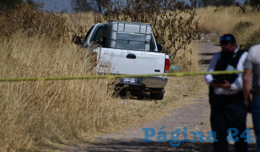 El pistolero abandonó su camioneta en un camino de terracería que conduce al rancho Gámez