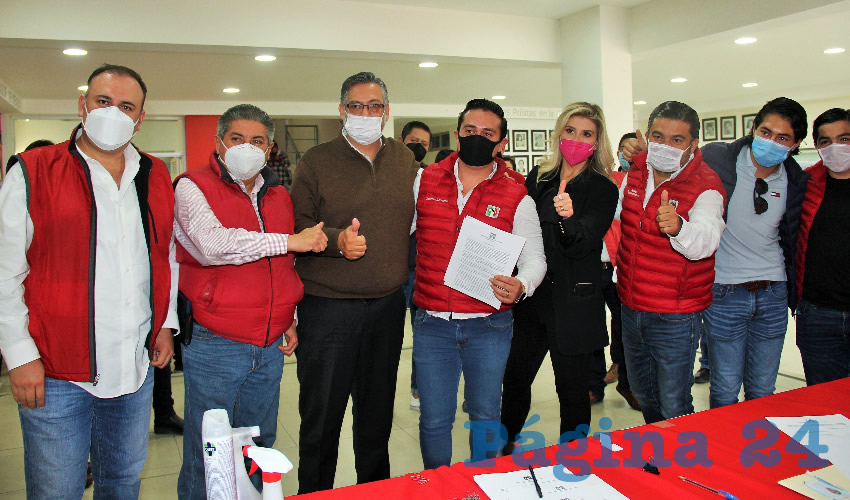 Inscripción de aspirantes a candidatos del PRI para diputaciones locales