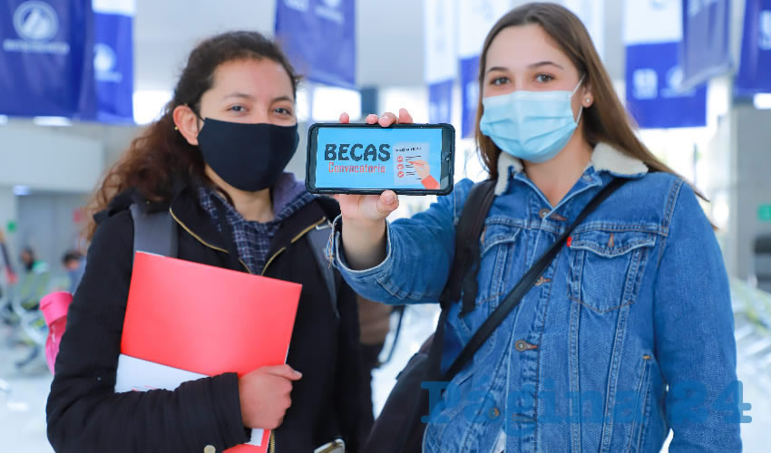 Durante 2020 se fortalecieron los esfuerzos para brindar soporte a estudiantes en el pago de colegiaturas, pr&eacute;stamo de equipo tecnol&oacute;gico y acompa&ntilde;amiento acad&eacute;mico 