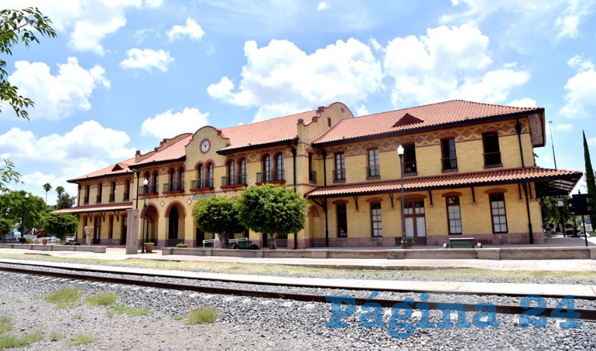 Se brinda atención de calidad y calidez a quienes se encuentran de visita en Aguascalientes y requieren asesoría sobre nuestros sitios de interés turístico