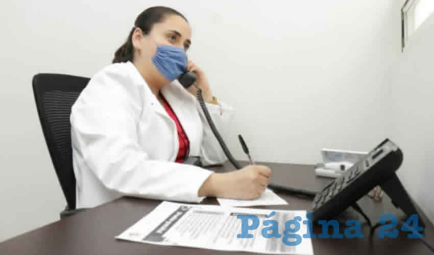 Las llamadas telefónicas para el seguimiento domiciliario son programadas por la asistente médica del consultorio al que pertenece cada paciente