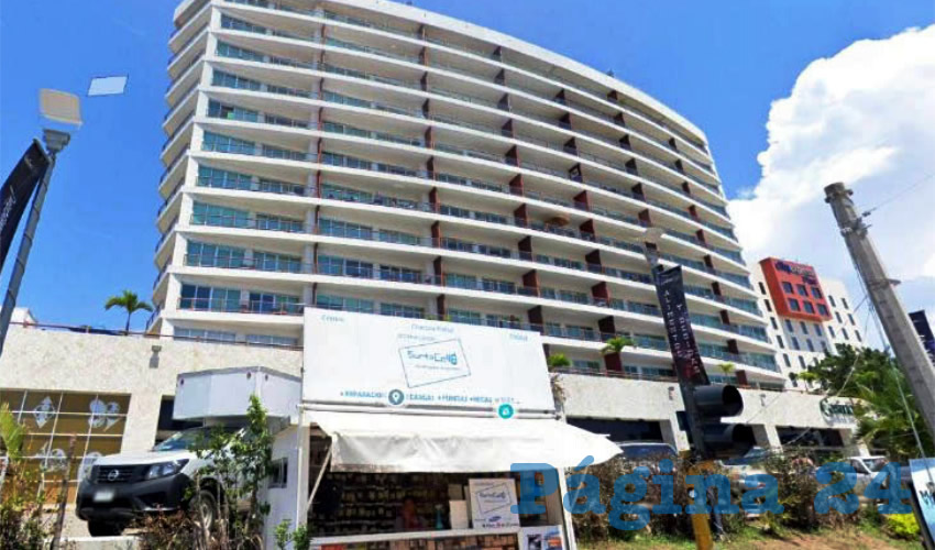 La Fiscalía de Jalisco realizó un cateo en un condominio de Puerto Vallarta, como parte de la investigación por el asesinato del ex gobernador Aristóteles Sandoval; trascendió que el lugar estaría relacionado a las dos personas buscadas por la muerte de Sandoval Díaz/Foto: Google Maps