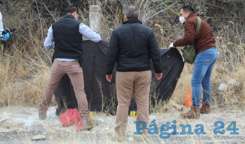 Tras establecerse el nombre de la mujer, elementos del Grupo Homicidios van tras la pista que los ayude a localizar al o los responsables del atroz crimen