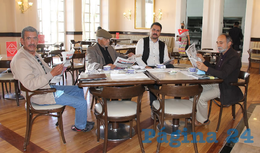 En el restaurante Sanborns desayunaron Carlos Esteban Mart&iacute;nez Wancho, Antonio Robledo Urz&uacute;a, Gabriel Hern&aacute;ndez Mu&ntilde;oz y Alfonso Pe&ntilde;a Ramos
