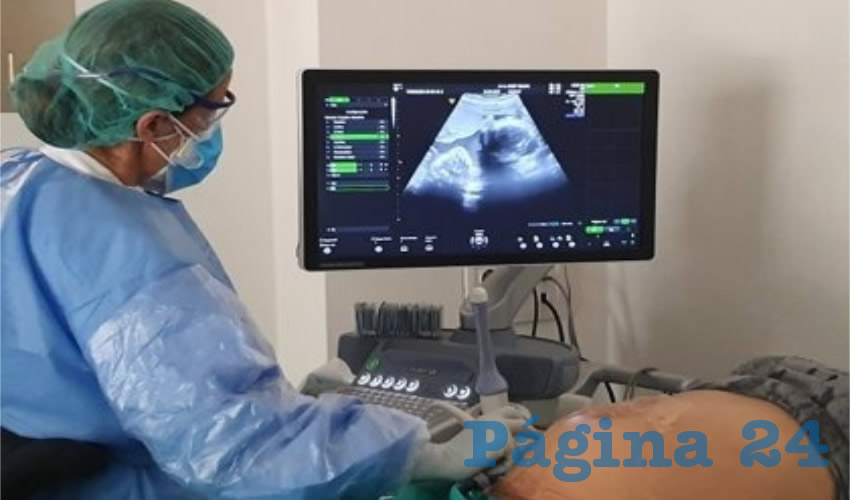 Si una mujer tiene sospecha o se acaba de enterar que está embarazada, debe asistir lo antes posible a sus consultas de control prenatal