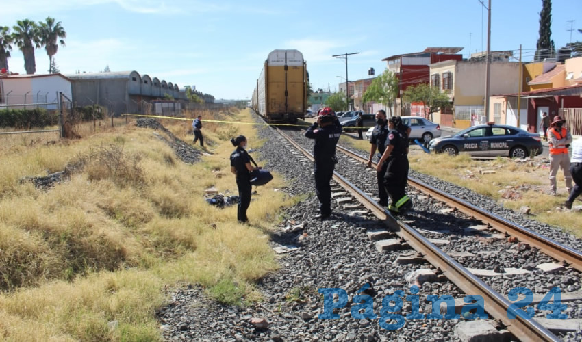 En el cruce de las vías y la avenida Paseo de la Cruz, fue embestido por el tren José de Jesús Silva Pedro, que contaba con 59 años de edad