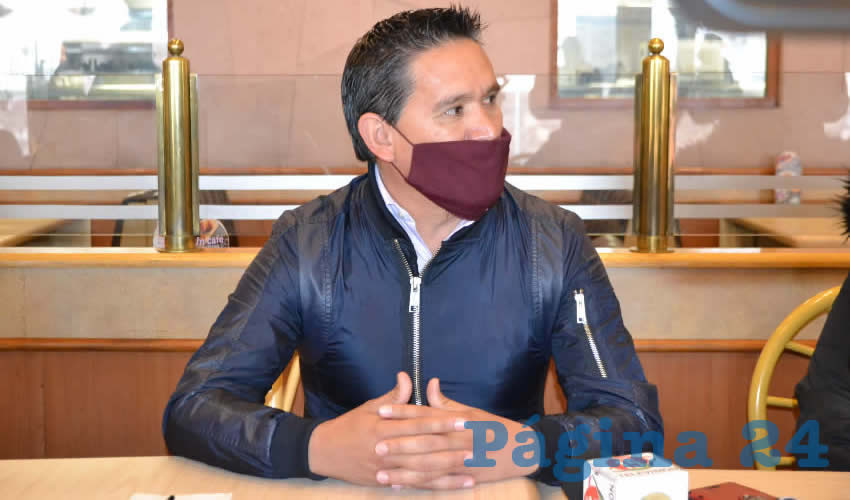 Derivado de la falta de pagos de aguinaldos a pensionados y jubilados del Issstezac, el dirigente sindical de la Sección 58 del Sindicato Nacional de Trabajadores de la Educación (SNTE), Óscar Castruita Hernández, pidió la intervención del gobierno federal (Foto: Cortesía)