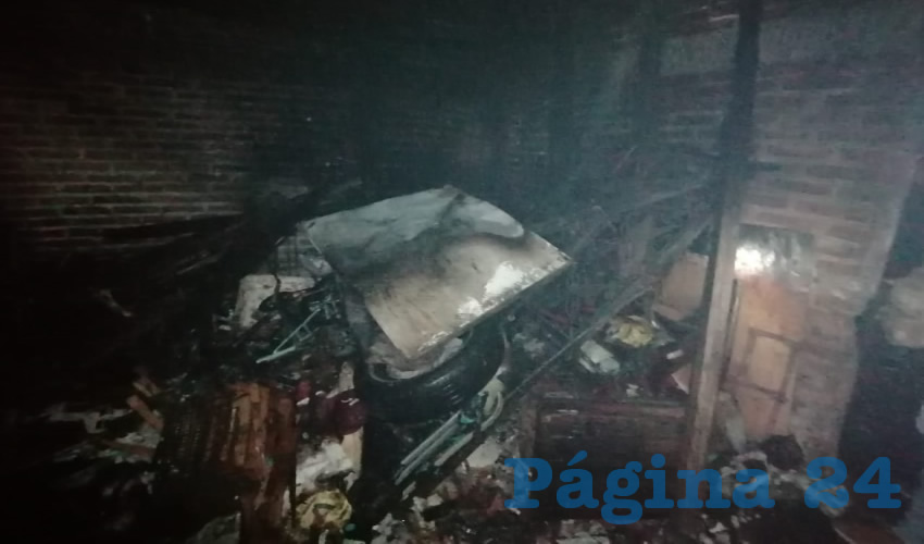 Alimentado por la basura acumulada, el fuego arrasó con buen parte del lugar