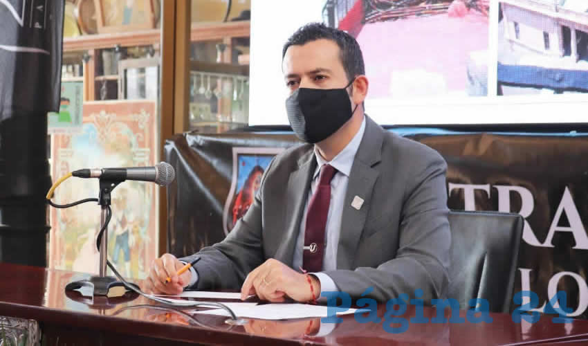 El alcalde Ulises Mejía Haro anunció que con una inversión de cinco millones de pesos, se implementarán acciones de mantenimiento en el Mercado González Ortega, de los cuales la Federación aporta tres millones y medio de pesos y el ayuntamiento un millón y medio (Foto: Cortesía)