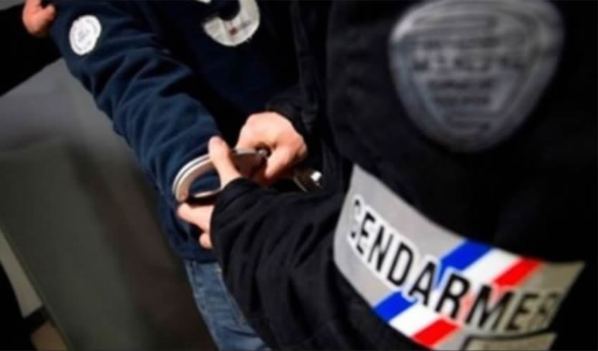 Alrededor de 100 personas fueron multadas en Francia por romper el confinamiento sanitario para acudir a una orgía a las afueras de París