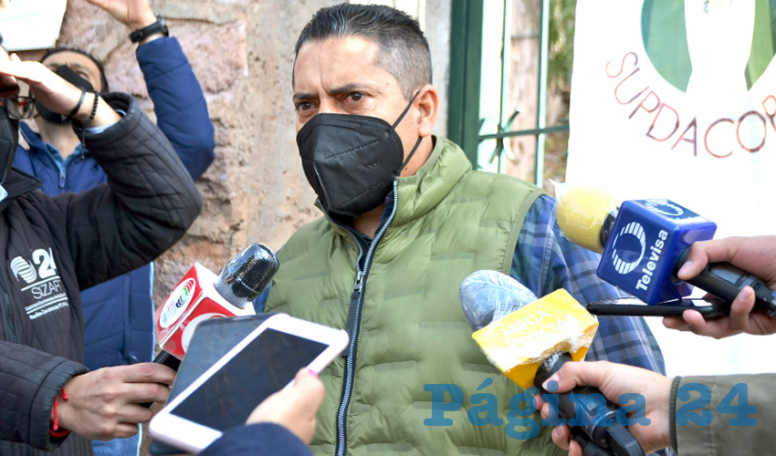 Gerardo García Murillo, líder sindical, informó que les deben 10 millones de pesos, bolsa con la que se pagarían dos bonos federales atrasados, los cuales tienen que ver con puntualidad y asistencia, así como el de permisos económicos no disfrutados, que corresponde a casi 20 días para el personal que laboró durante todo el año pasado (Foto: Merari Martínez)