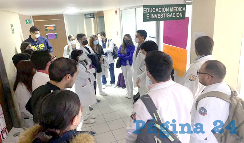 Médicos internos y pasantes de enfermería de la Benemérita Universidad Autónoma de Zacatecas (BUAZ) que realizan su Servicio Social, se sumaron al paro nacional para exigir justicia por Mariana Sánchez, la médico víctima de violación sexual que apareció muerta en su departamento en Chiapas (Foto: Cortesía)