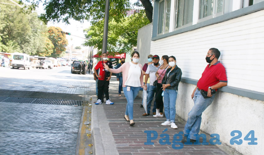 Lo peor de tener COVID es revelarlo y que la gente se aleje, que en el trabajo le quiten prestaciones y hasta el puesto/ Foto: Francisco Tapia