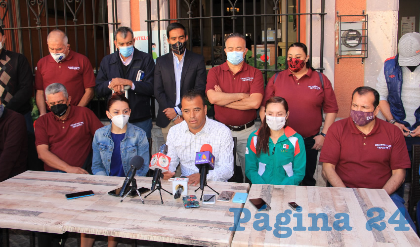 En rueda de prensa, deportistas zacatecanos anunciaron su respaldo al proyecto que encabeza David Monreal Ávila, para que pueda encabezar la gubernatura del estado, ya que consideran que con él hay esperanza de mejorar las condiciones no solamente en el tema deportivo, sino en lo social, salud, infraestructura, inseguridad, entre otros (Foto: Rocío Castro)
