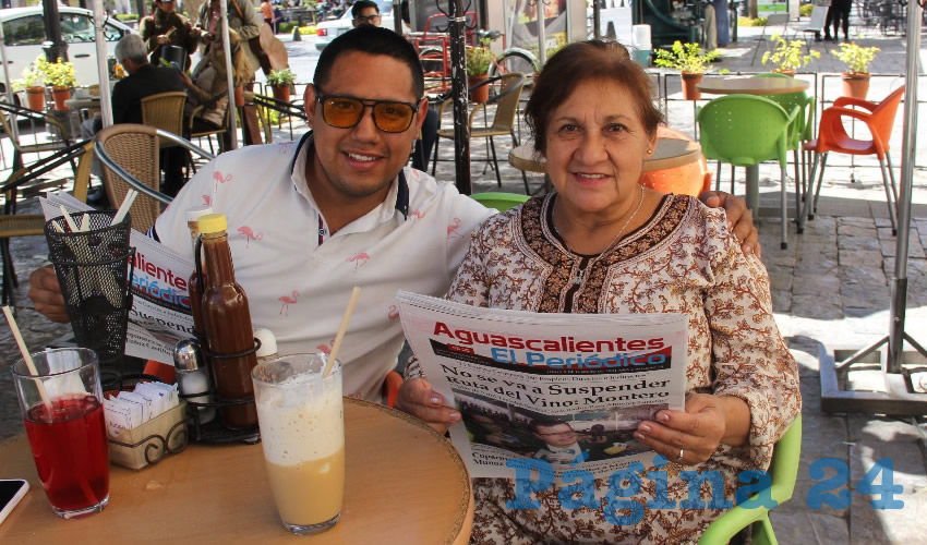 En Caf&eacute; Catedral desayunaron Arturo Fabila y Reyna Fabila Ojeda