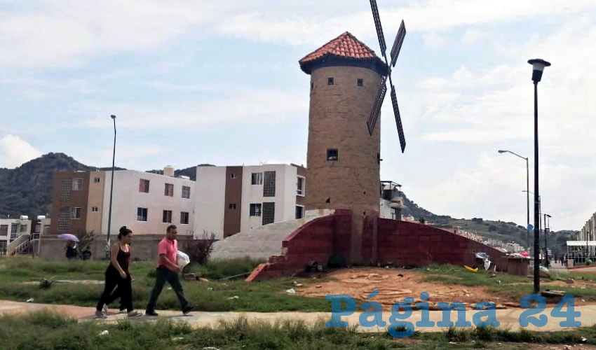 “Lo que queremos es que el presidente ya haga algo, que conecte esto al SIAPA y que nos cobren”, pero que nos den el servicio de agua potable de una vez por todas, más allá de las promesas huecas de Pablo Lemus, clamaron/Foto: Especial