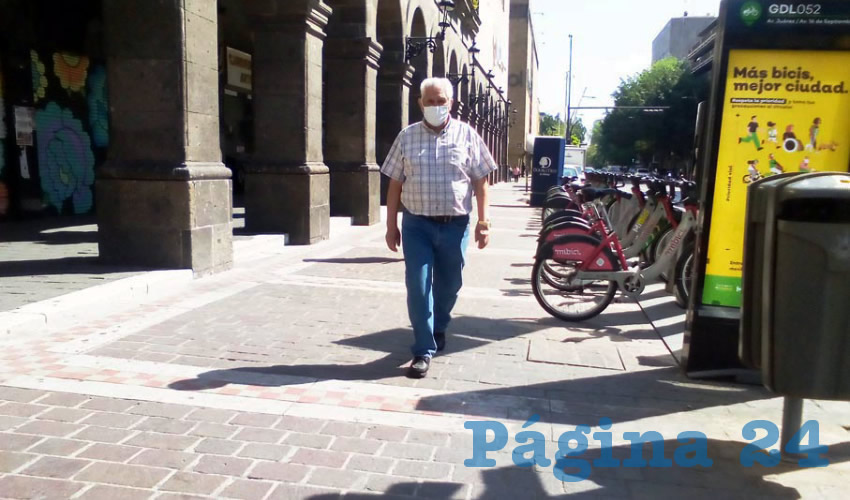 Alfonso Hernández Barrón, titular de la CEDHJ, recalcó la importancia del grupo de consulta para que, de manera conjunta, se trace la ruta de la mejor defensa de adultos mayores y así construir propuestas que retroalimenten las medidas que se dicten y que tengan implicaciones en sus derechos/Foto: Francisco Tapia