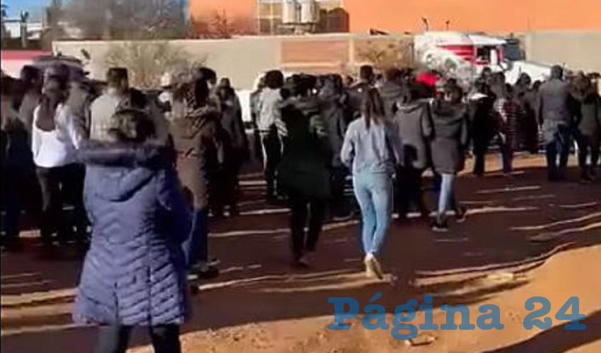 Familiares y amigos de menor de edad asesinado