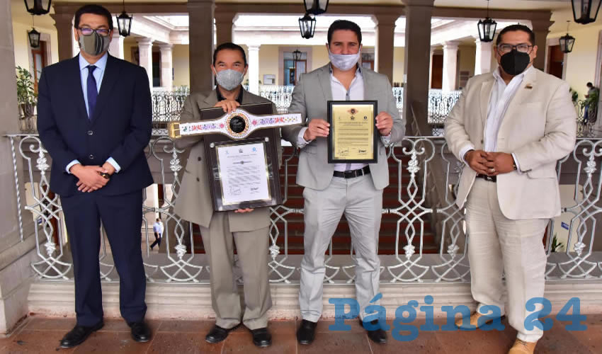 El cintur&oacute;n Mazahua representa m&aacute;s de 250 horas de dedicaci&oacute;n de artesanos mexicanos, a trav&eacute;s del cual se reconoce la trayectoria del doctor S&aacute;nchez V&aacute;zquez