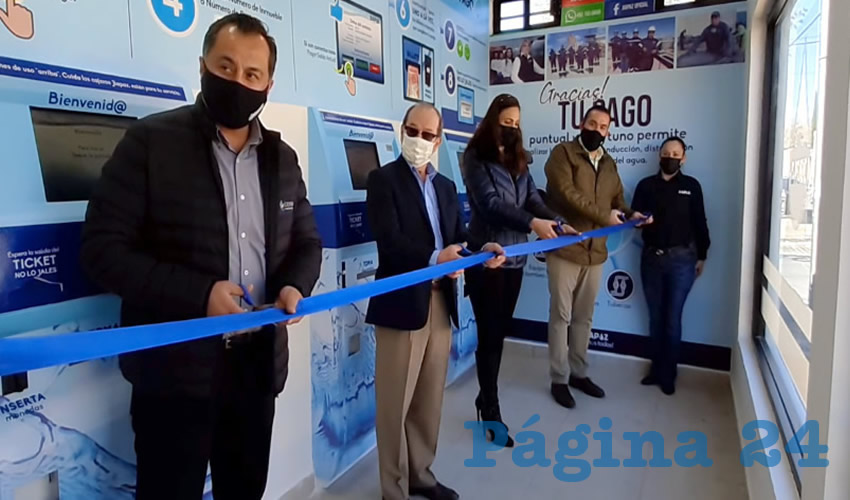 Autoridades de las la Junta Intermunicipal de Agua Potable y Alcantarillado de Zacatecas (Jiapaz), de la Secretaría de Agua y Medio Ambiente (SAMA) y de la Comisión Nacional del Agua (Conagua) inauguraron en el municipio de Guadalupe, tres nuevos cajeros automáticos (Foto: Cortesía)
