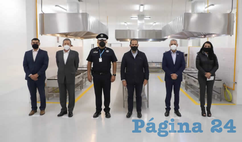 En la cocina se pueden preparar simultáneamente hasta 4 mil porciones en un solo turno