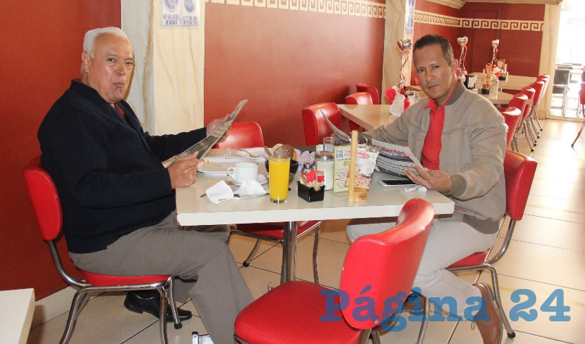 En el restaurante Mitla desayunaron Ismael Vázquez Guevara y su hijo Ismael Vázquez Narváez