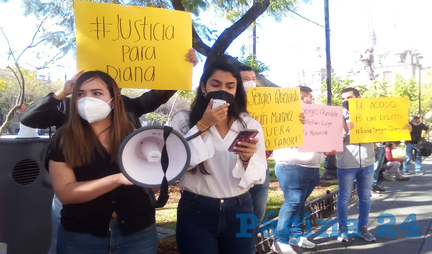 Manifestación de habitantes del municipio de Tototlán a las afueras del Congreso de Jalisco el martes pasado; exigieron a diputados destituir a Sergio Quezada Mendoza como alcalde/Foto: Archivo Página 24