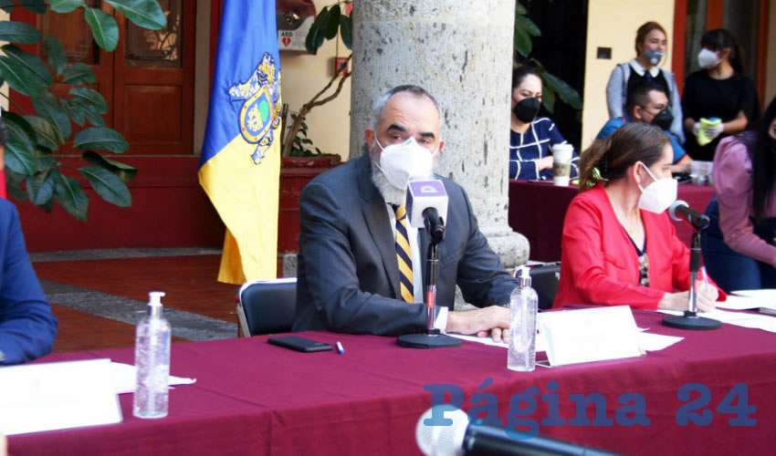 La semana pasada la ley se aprobó en comisiones con el visto bueno de colectivos y familiares de desaparecidos, sin embargo, sin mediar explicaciones diputados postergaron su discusión. Por ello, Salvador Caro, de la Jucopo, dijo que la ley se aprobará el jueves, aunque con cambios/Foto: Francisco Tapia