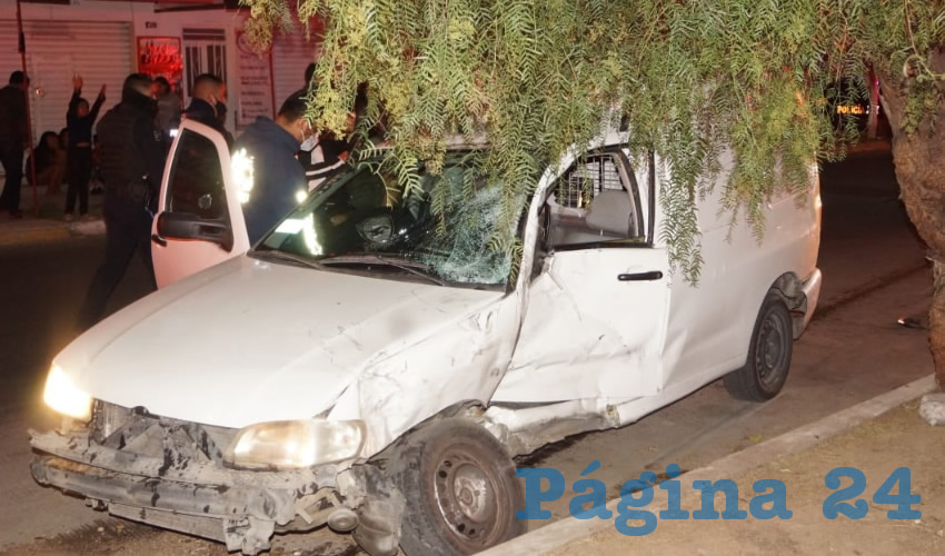 La camioneta Chevy que conducía el beodo Alberto Alférez Contreras, de 31 años
