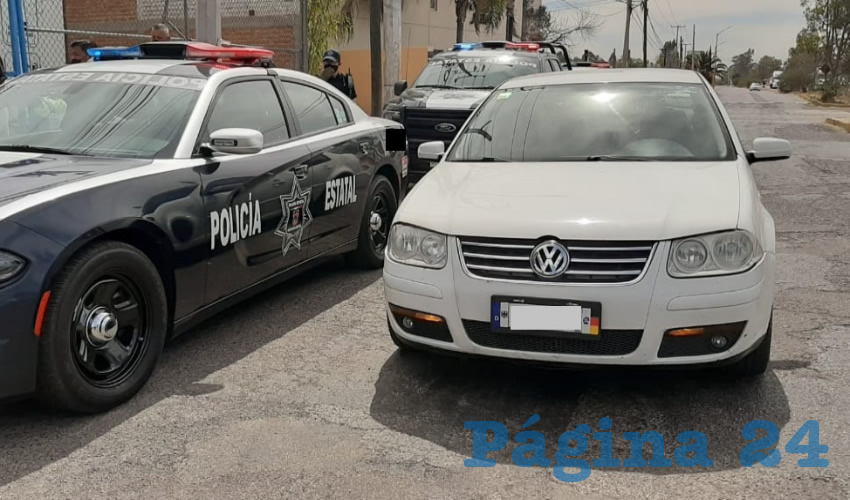 Uno de los carros que tripulaban los hampones, Volkswagen Jetta blanco