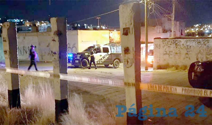 La Policía Municipal acordonó el lugar para que peritos de la Fiscalía General de Justicia del Estado (FGJE) quedaran a cargo de la investigación correspondiente