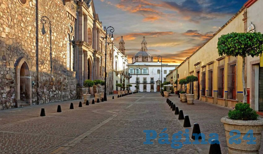 Calle Carranza con vista a la catedral.