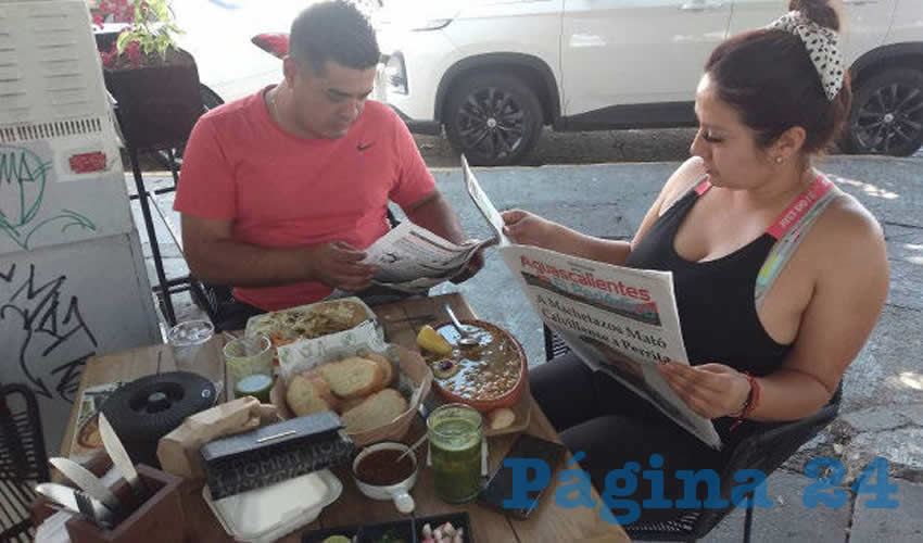 Desayunando