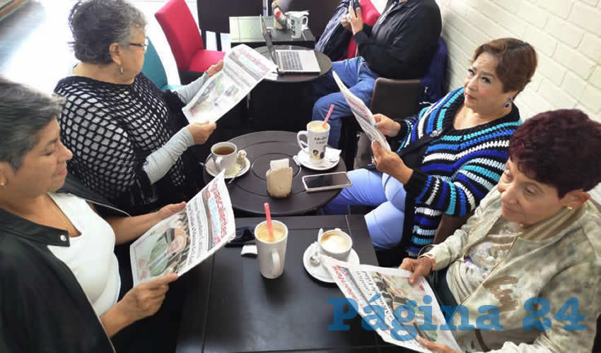 Desayunando