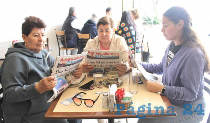 Desayunando